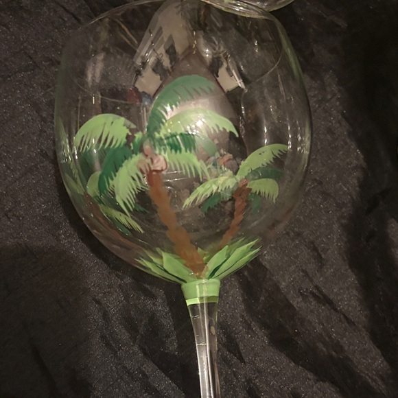 Tropical Palm Tree Wine Glass Set - Picture 3 of 7